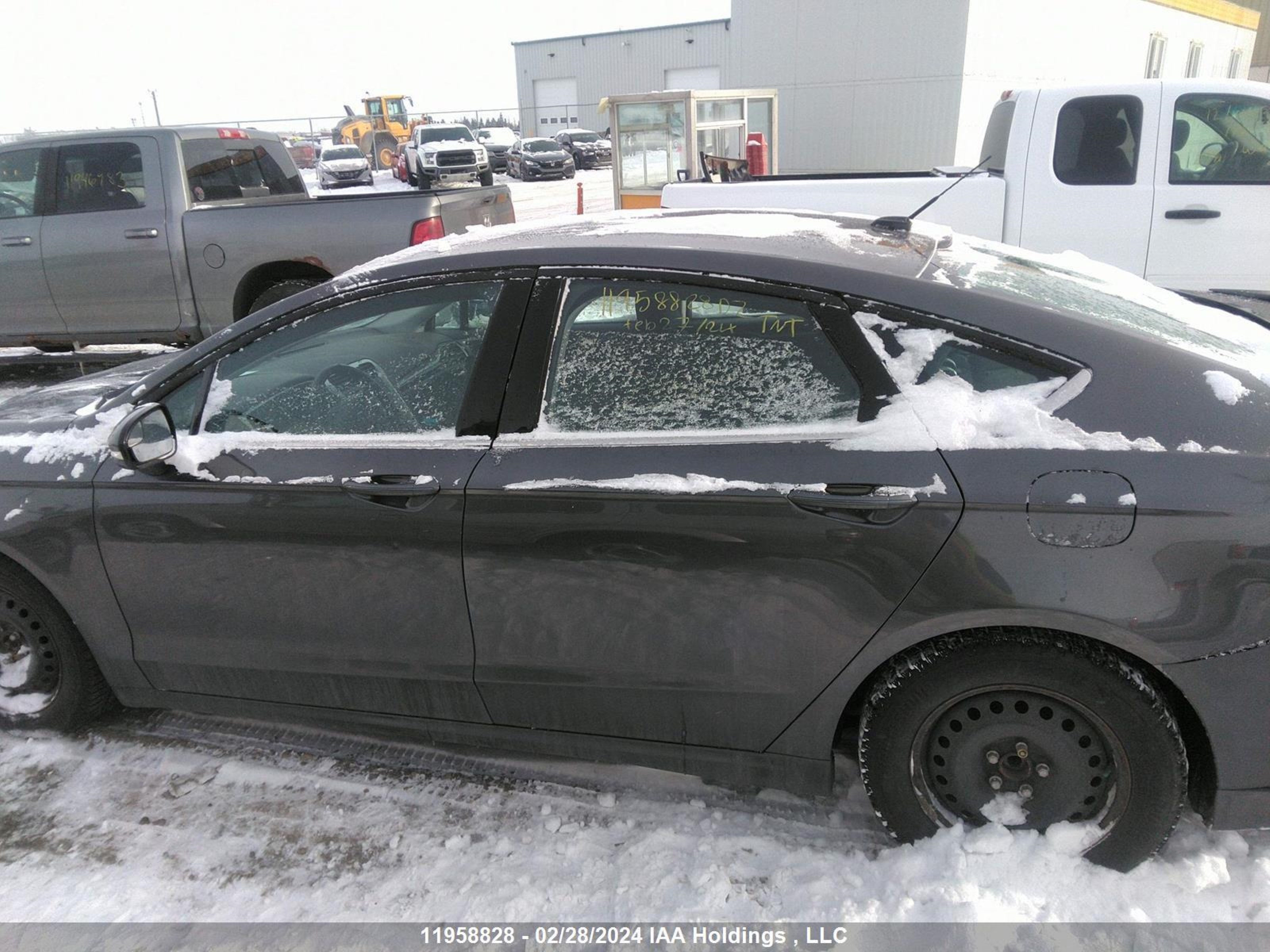 Photo 13 VIN: 3FA6P0H7XGR220527 - FORD FUSION 