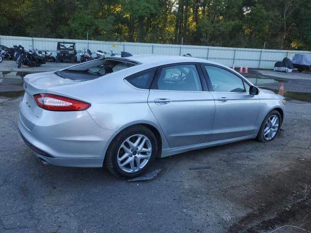 Photo 2 VIN: 3FA6P0H7XGR231396 - FORD FUSION SE 