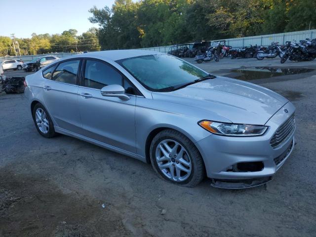 Photo 3 VIN: 3FA6P0H7XGR231396 - FORD FUSION SE 