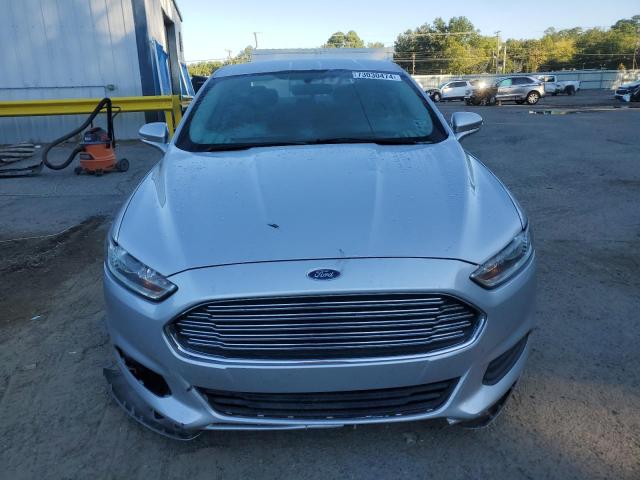 Photo 4 VIN: 3FA6P0H7XGR231396 - FORD FUSION SE 