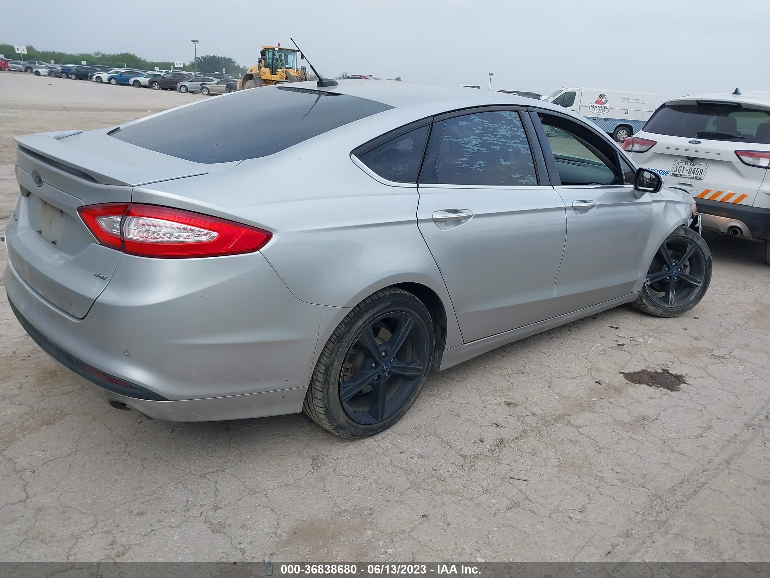 Photo 3 VIN: 3FA6P0H7XGR382433 - FORD FUSION 