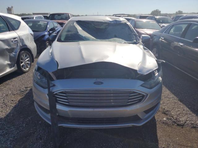 Photo 4 VIN: 3FA6P0H7XHR143935 - FORD FUSION SE 