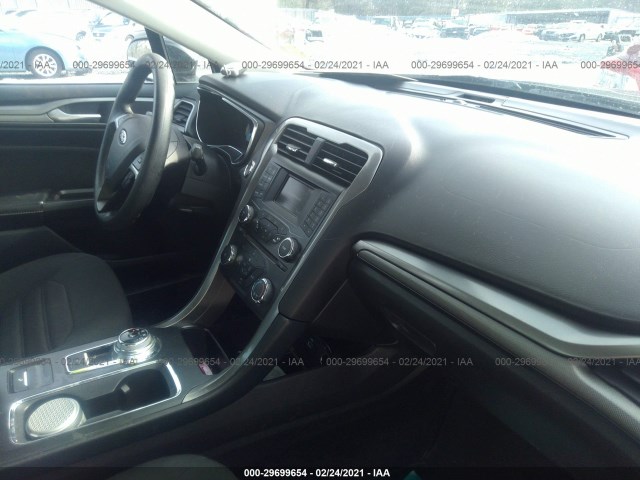 Photo 4 VIN: 3FA6P0H7XHR168401 - FORD FUSION 