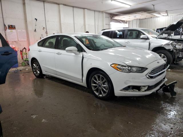 Photo 3 VIN: 3FA6P0H7XHR235403 - FORD FUSION SE 