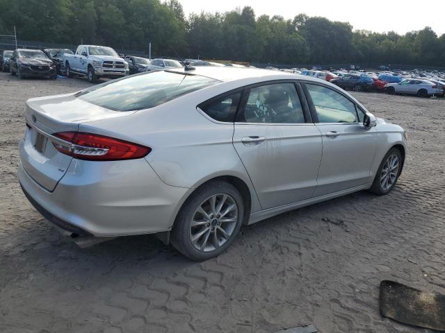 Photo 2 VIN: 3FA6P0H7XHR394339 - FORD FUSION SE 