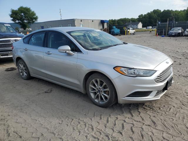 Photo 3 VIN: 3FA6P0H7XHR394339 - FORD FUSION SE 