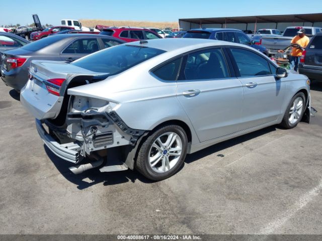 Photo 3 VIN: 3FA6P0H7XJR181302 - FORD FUSION 