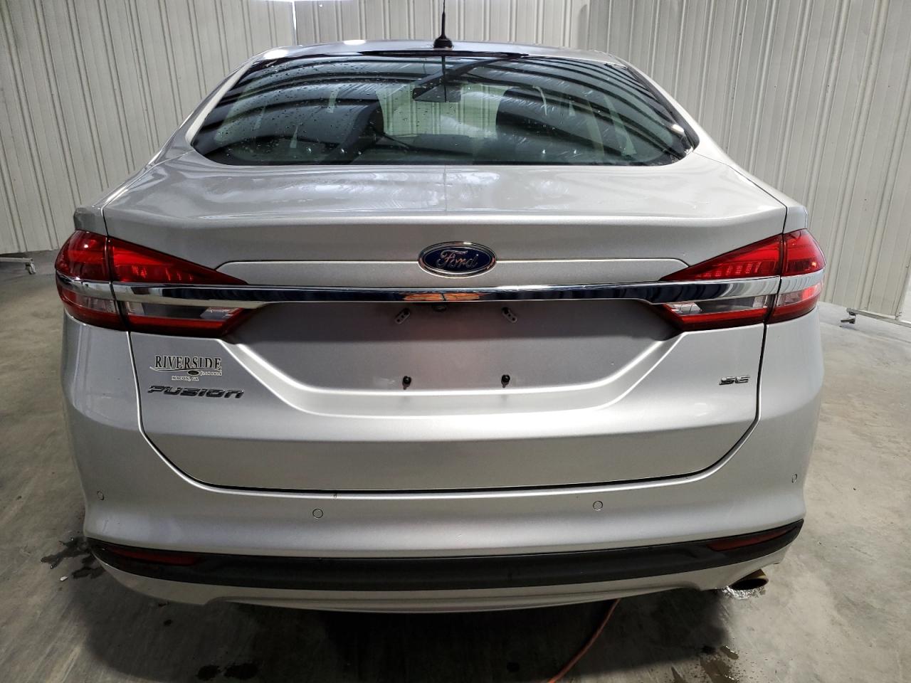 Photo 5 VIN: 3FA6P0H7XJR189268 - FORD FUSION 