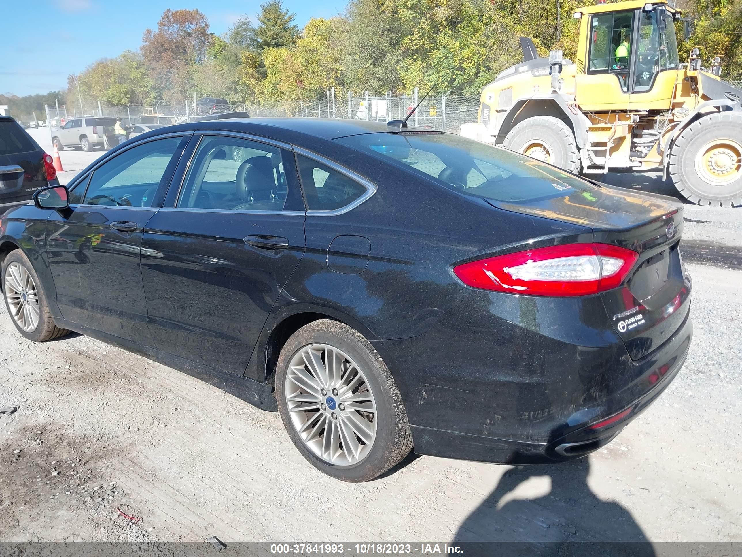 Photo 2 VIN: 3FA6P0H91ER323186 - FORD FUSION 