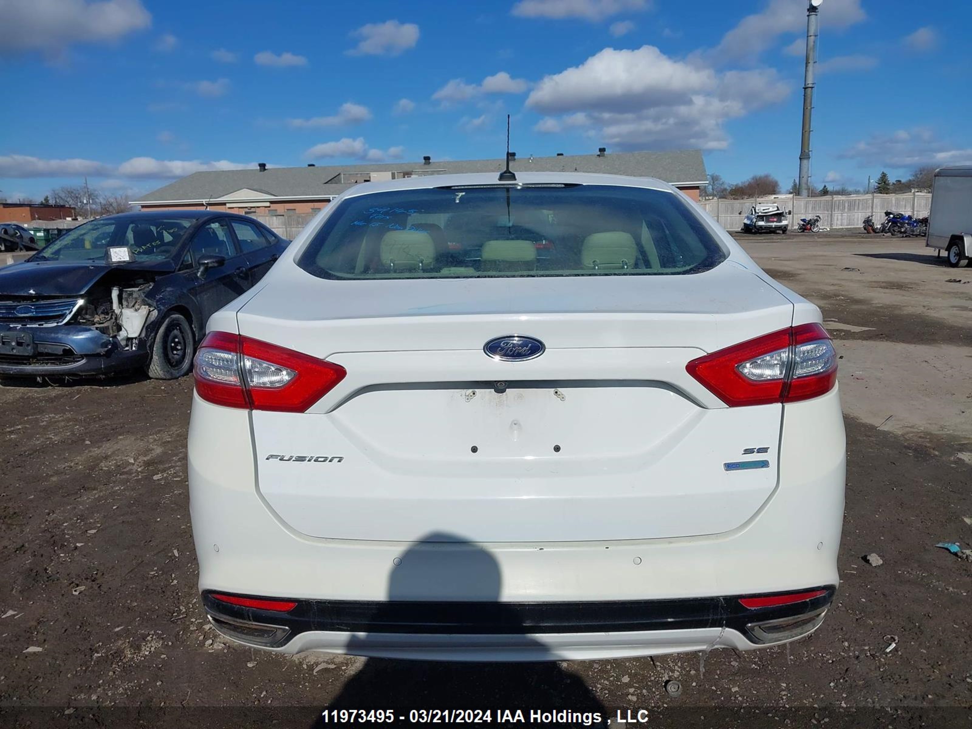 Photo 15 VIN: 3FA6P0H93FR216240 - FORD FUSION 