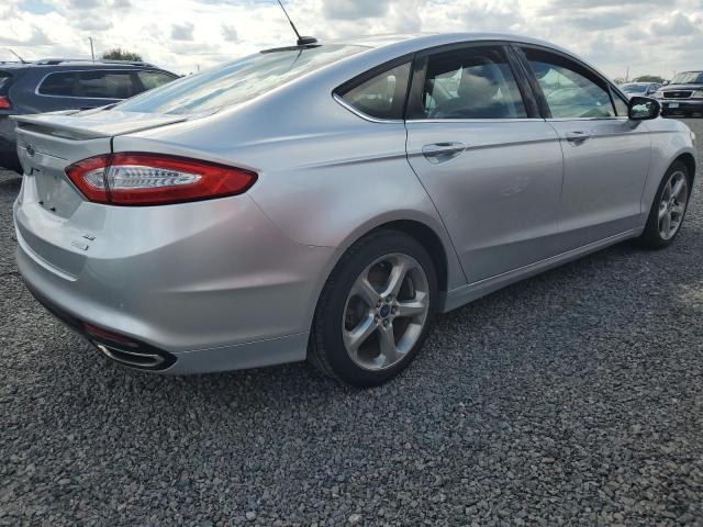 Photo 2 VIN: 3FA6P0H95FR217079 - FORD FUSION SE 