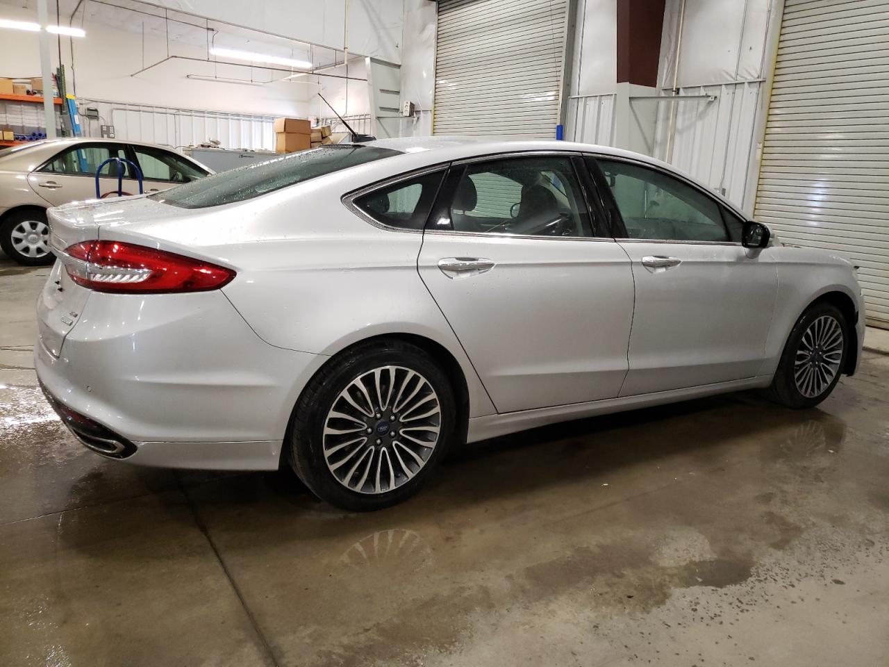 Photo 2 VIN: 3FA6P0H98HR163487 - FORD FUSION 