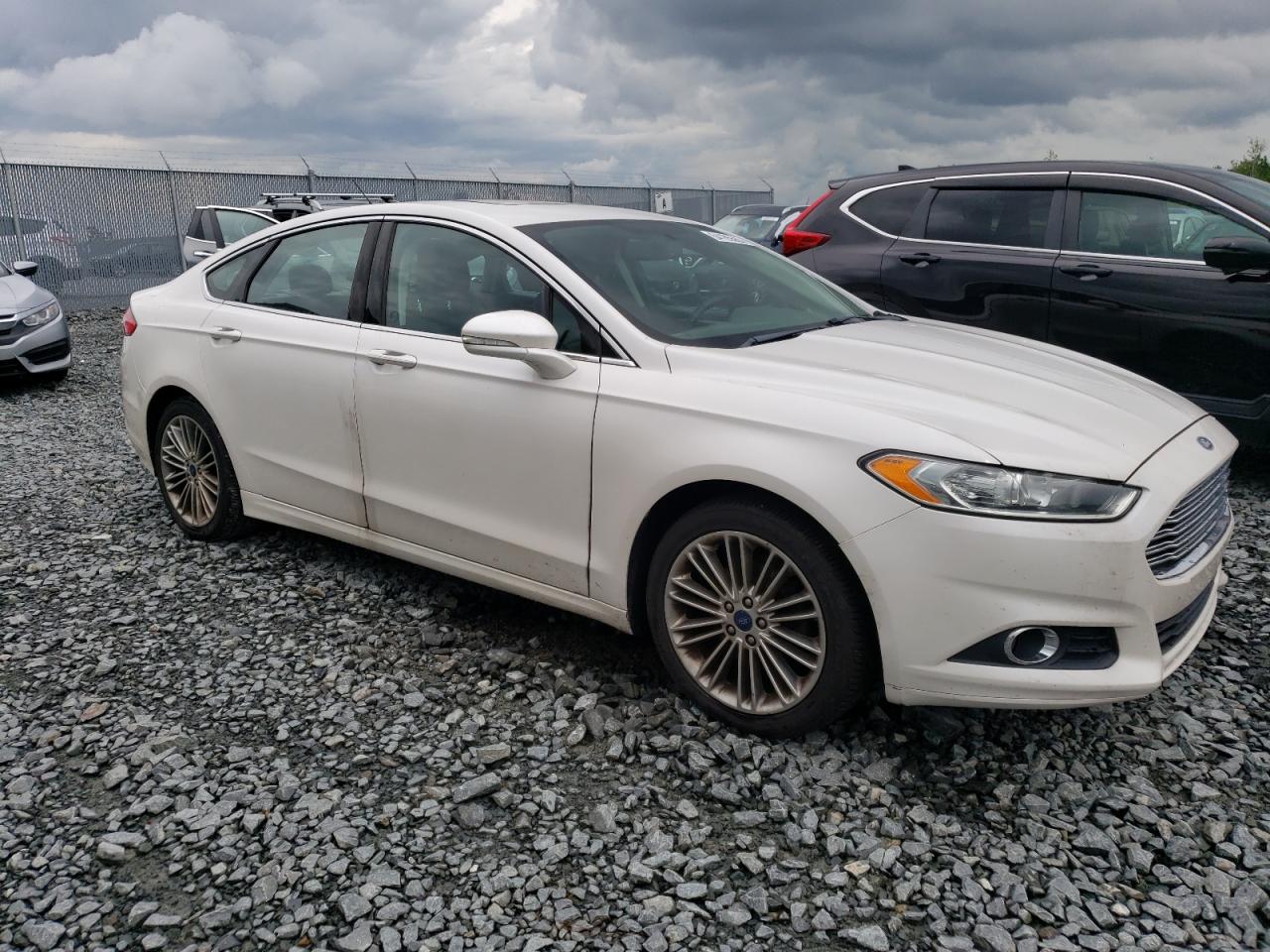 Photo 3 VIN: 3FA6P0H9XDR307633 - FORD FUSION 