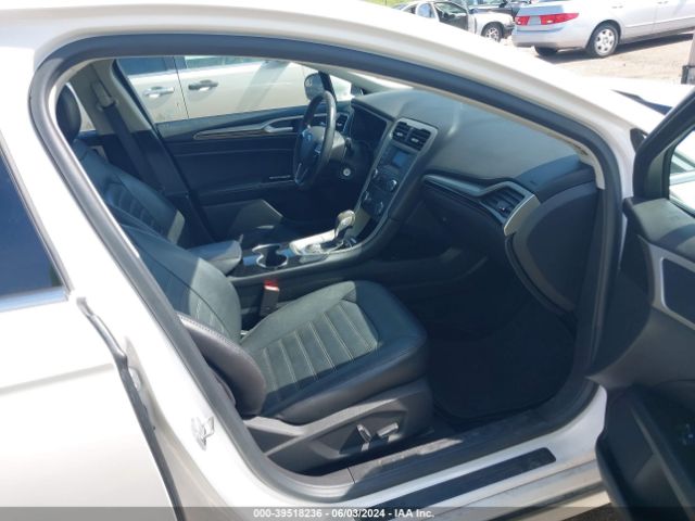 Photo 4 VIN: 3FA6P0HD0FR294236 - FORD FUSION 