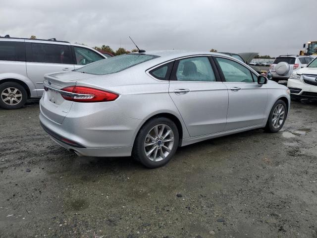 Photo 2 VIN: 3FA6P0HD0HR129953 - FORD FUSION SE 