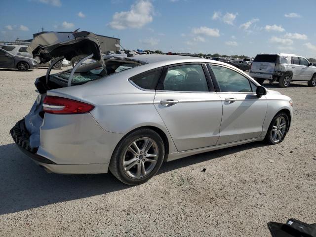 Photo 2 VIN: 3FA6P0HD0JR149982 - FORD FUSION SE 