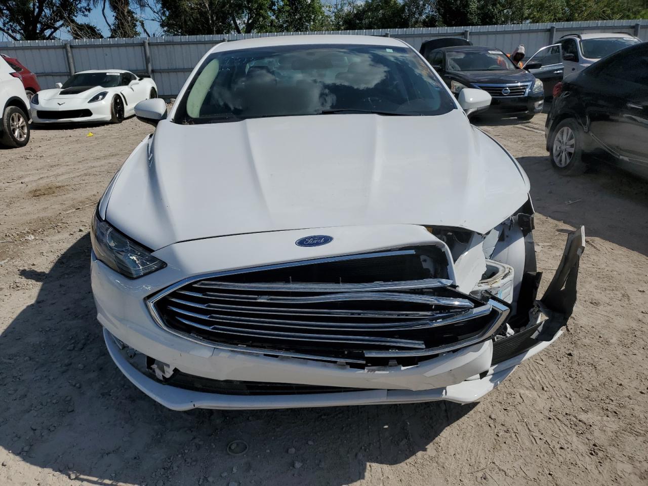 Photo 4 VIN: 3FA6P0HD0JR160285 - FORD FUSION 