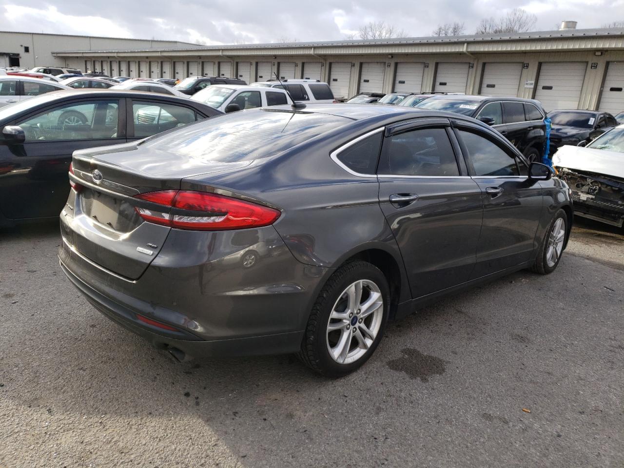 Photo 2 VIN: 3FA6P0HD0JR266199 - FORD FUSION 