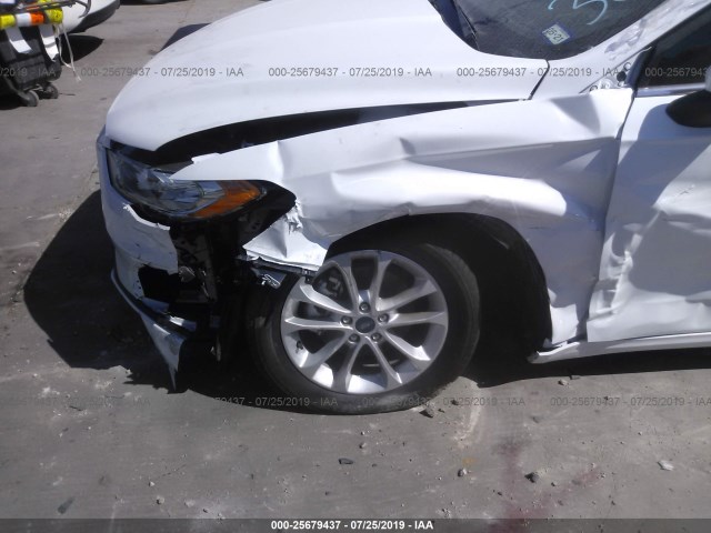 Photo 5 VIN: 3FA6P0HD0KR238971 - FORD FUSION 