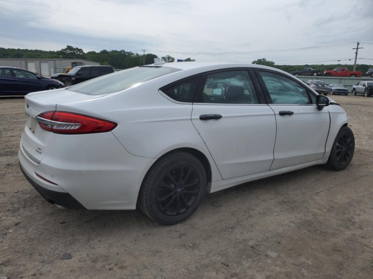 Photo 2 VIN: 3FA6P0HD0LR201288 - FORD FUSION 