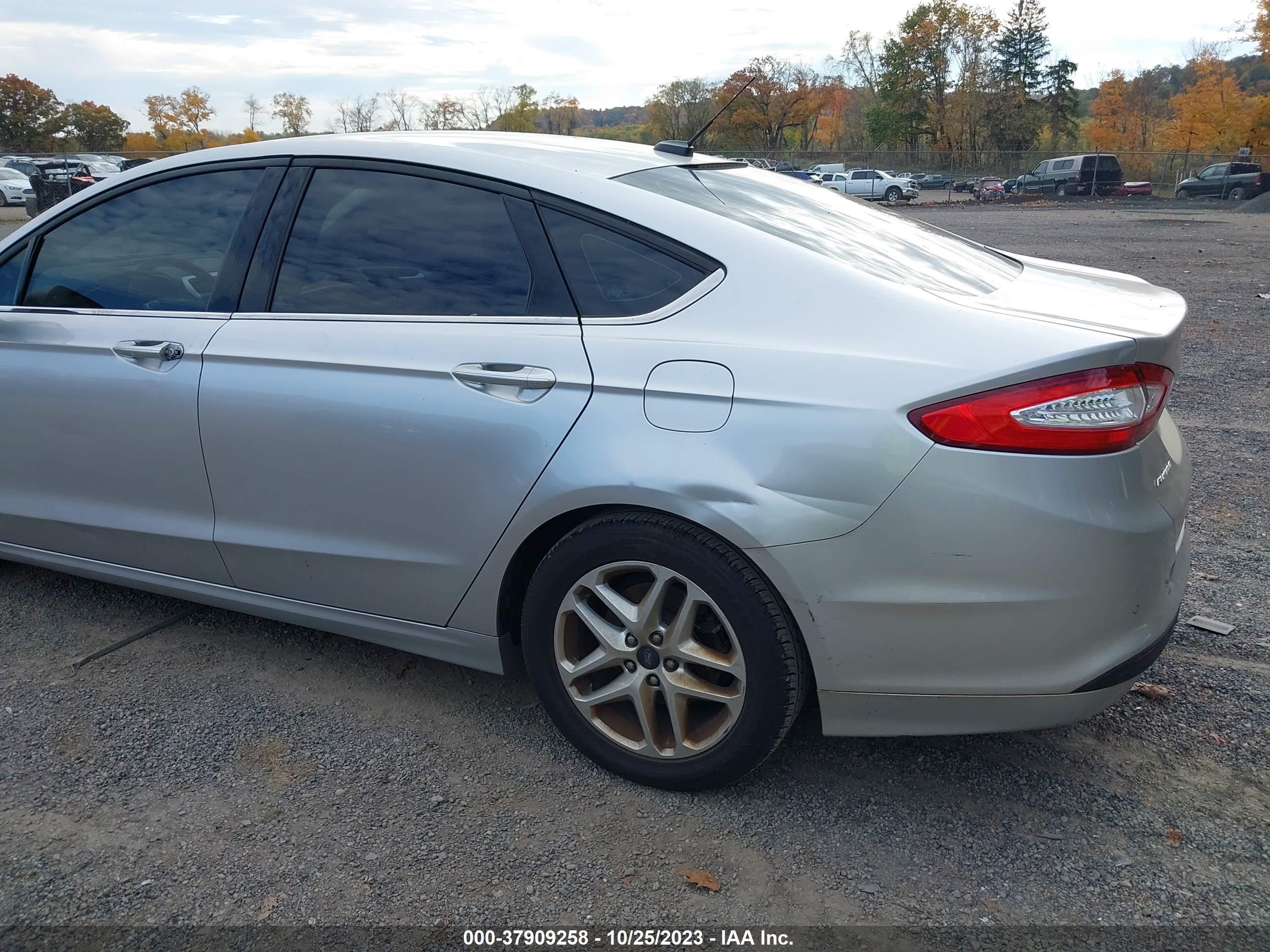 Photo 5 VIN: 3FA6P0HD1ER153934 - FORD FUSION 