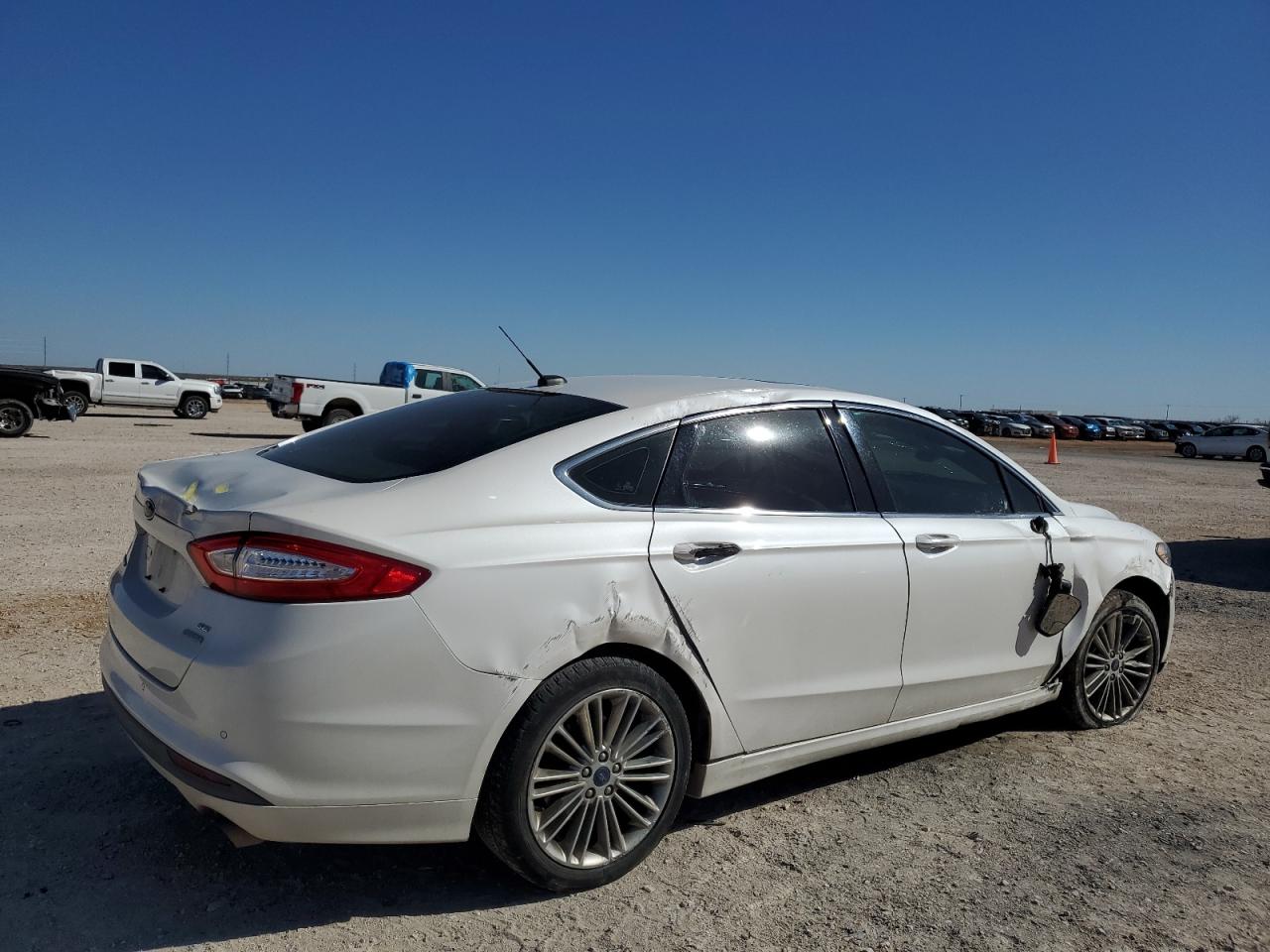 Photo 2 VIN: 3FA6P0HD1ER201903 - FORD FUSION 