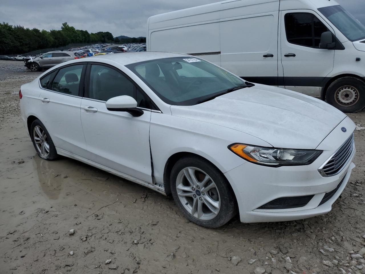 Photo 3 VIN: 3FA6P0HD1JR160330 - FORD FUSION 