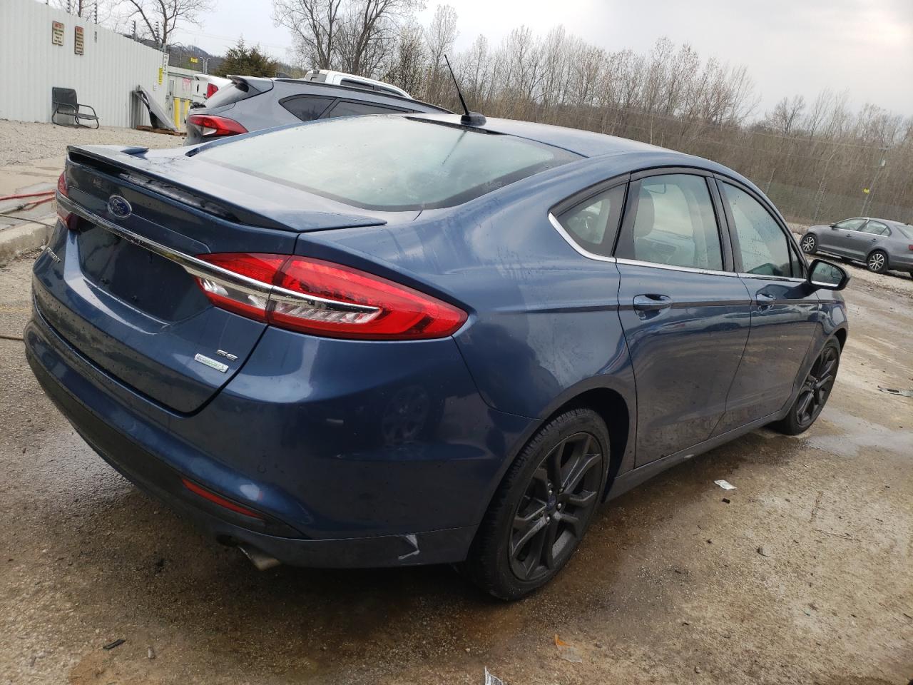 Photo 2 VIN: 3FA6P0HD1JR230599 - FORD FUSION 