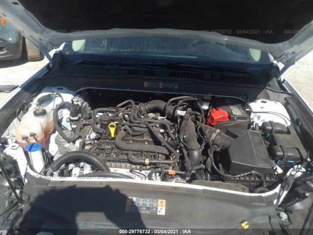 Photo 9 VIN: 3FA6P0HD1JR255227 - FORD FUSION 