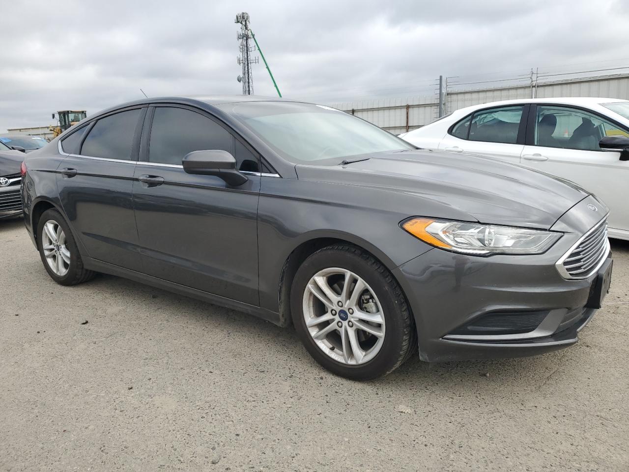 Photo 3 VIN: 3FA6P0HD1JR268608 - FORD FUSION 