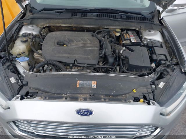 Photo 9 VIN: 3FA6P0HD2GR317095 - FORD FUSION 