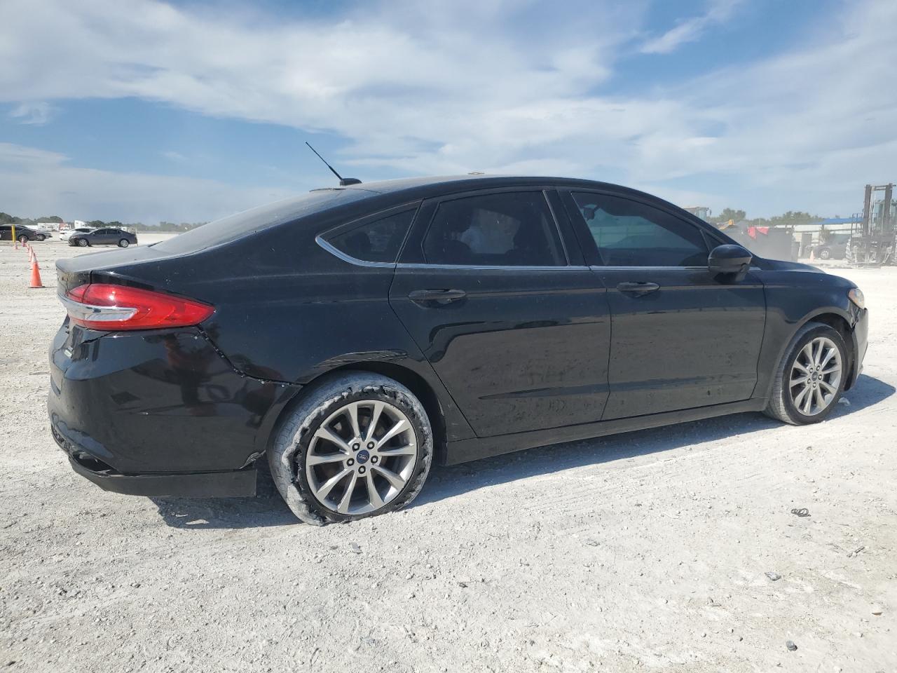 Photo 2 VIN: 3FA6P0HD2HR173646 - FORD FUSION 