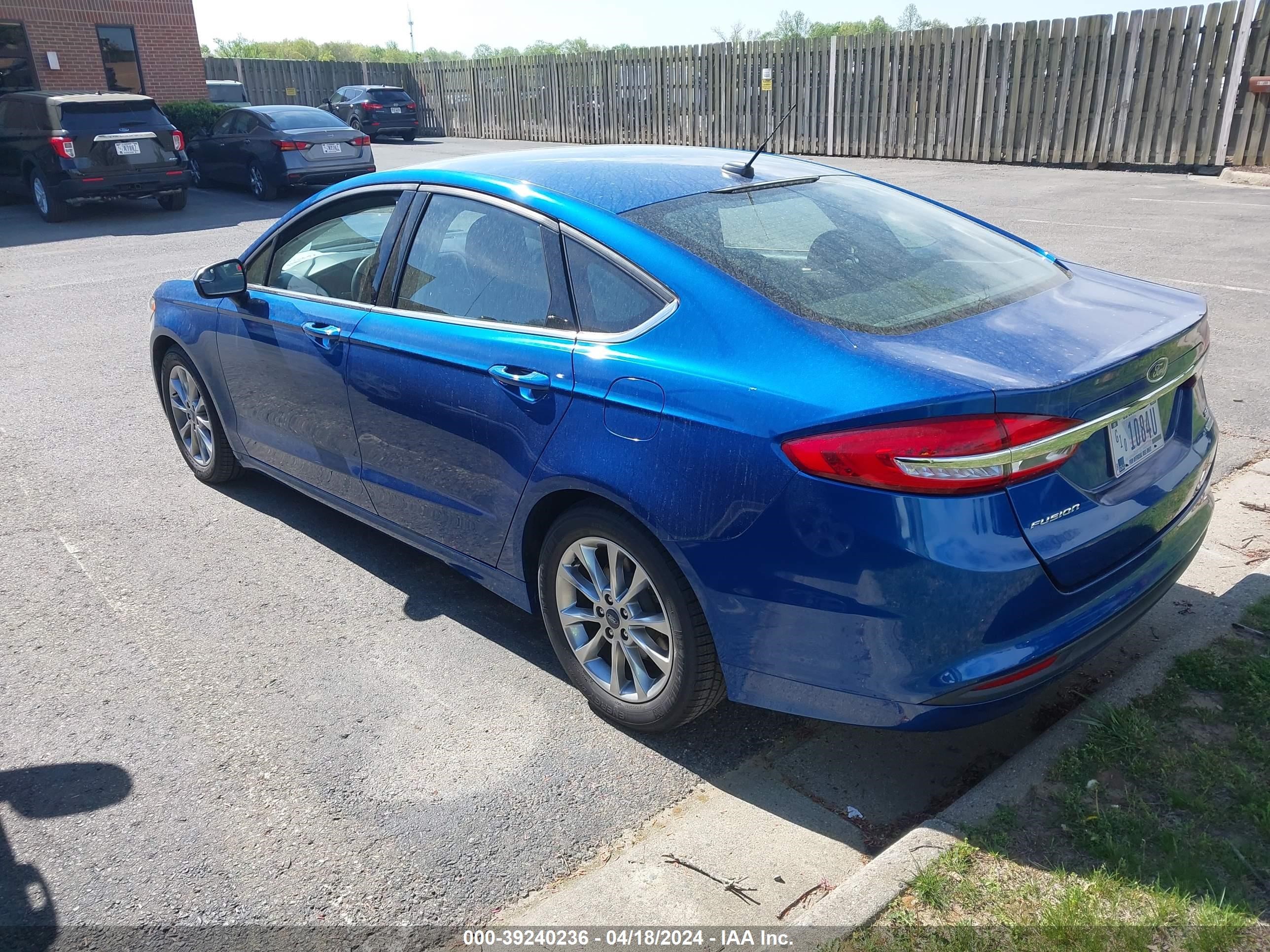 Photo 2 VIN: 3FA6P0HD2HR360613 - FORD FUSION 