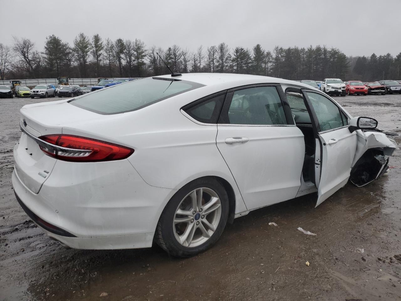 Photo 2 VIN: 3FA6P0HD2JR165391 - FORD FUSION 