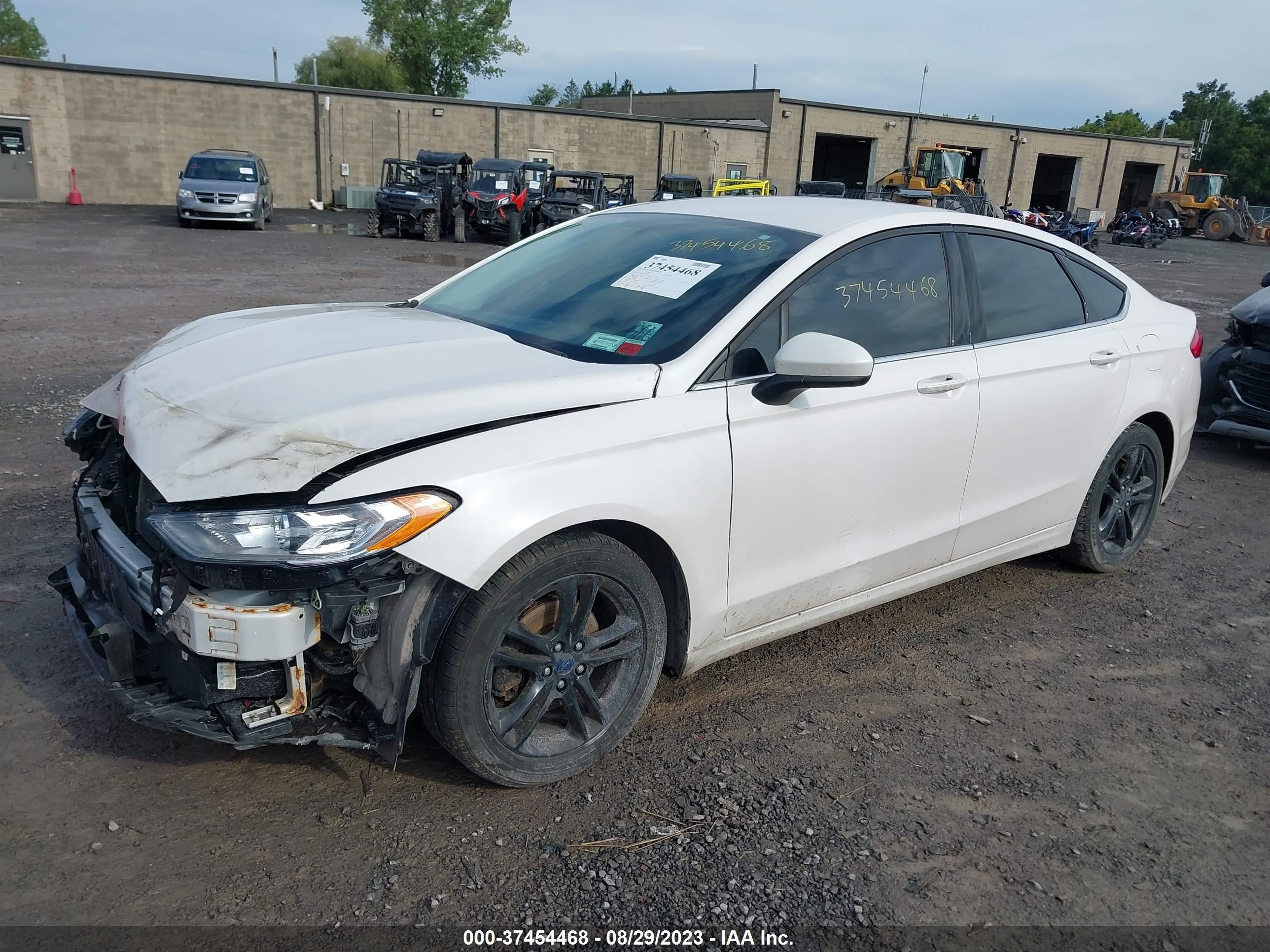 Photo 1 VIN: 3FA6P0HD2JR165763 - FORD FUSION 