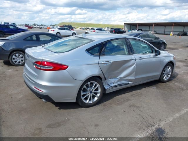 Photo 3 VIN: 3FA6P0HD2KR135812 - FORD FUSION 