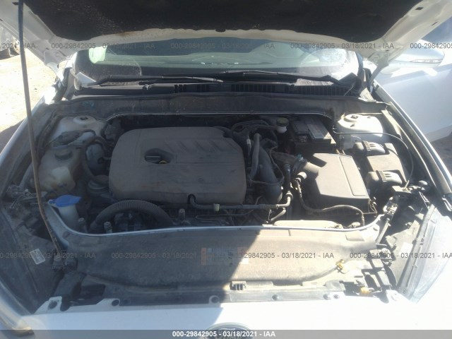 Photo 9 VIN: 3FA6P0HD3GR226420 - FORD FUSION 