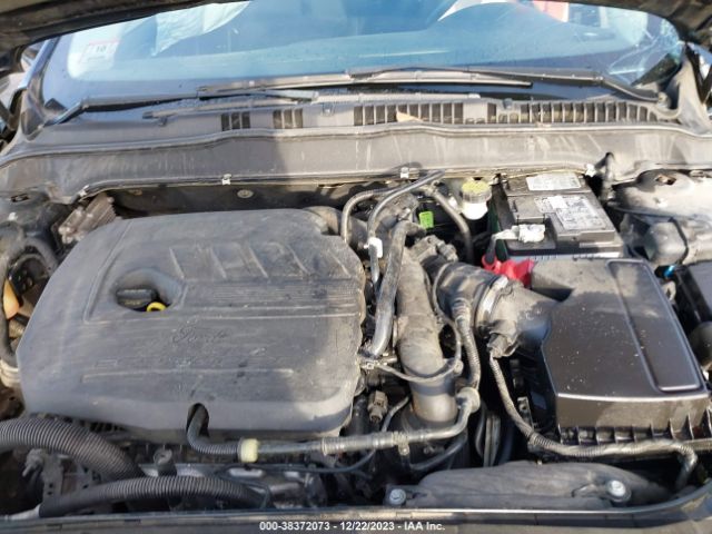 Photo 9 VIN: 3FA6P0HD3GR401832 - FORD FUSION 