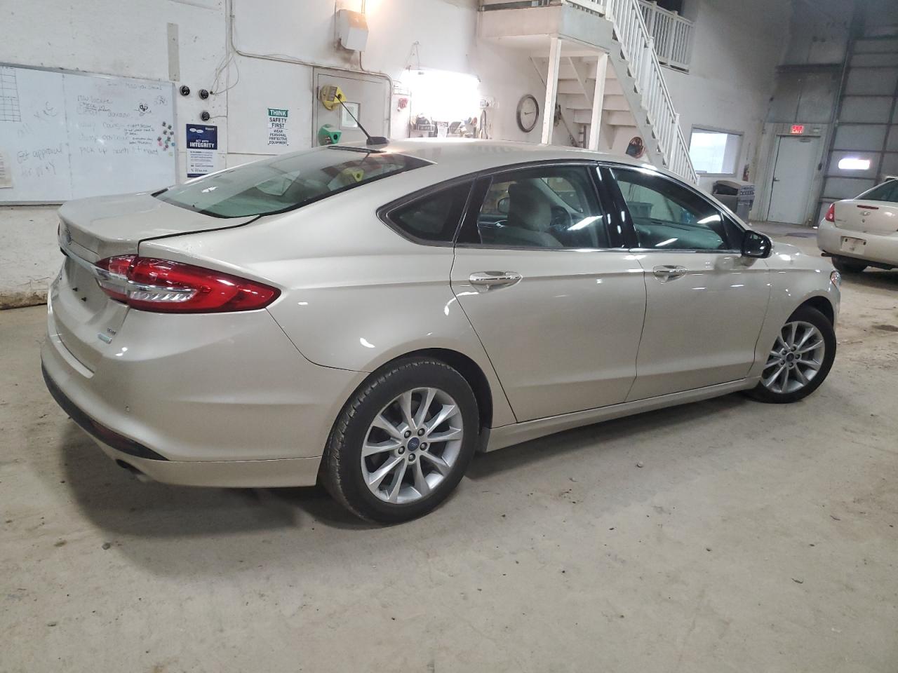 Photo 2 VIN: 3FA6P0HD3HR104609 - FORD FUSION 