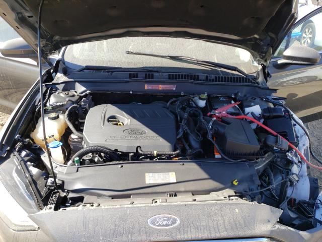 Photo 6 VIN: 3FA6P0HD3HR403324 - FORD FUSION SE 