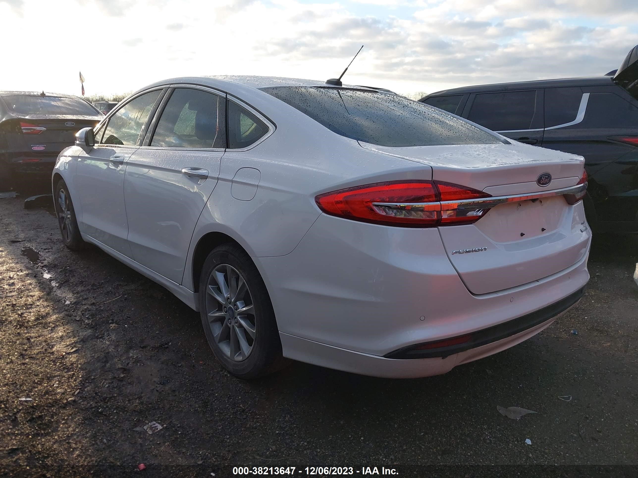 Photo 2 VIN: 3FA6P0HD3HR404683 - FORD FUSION 