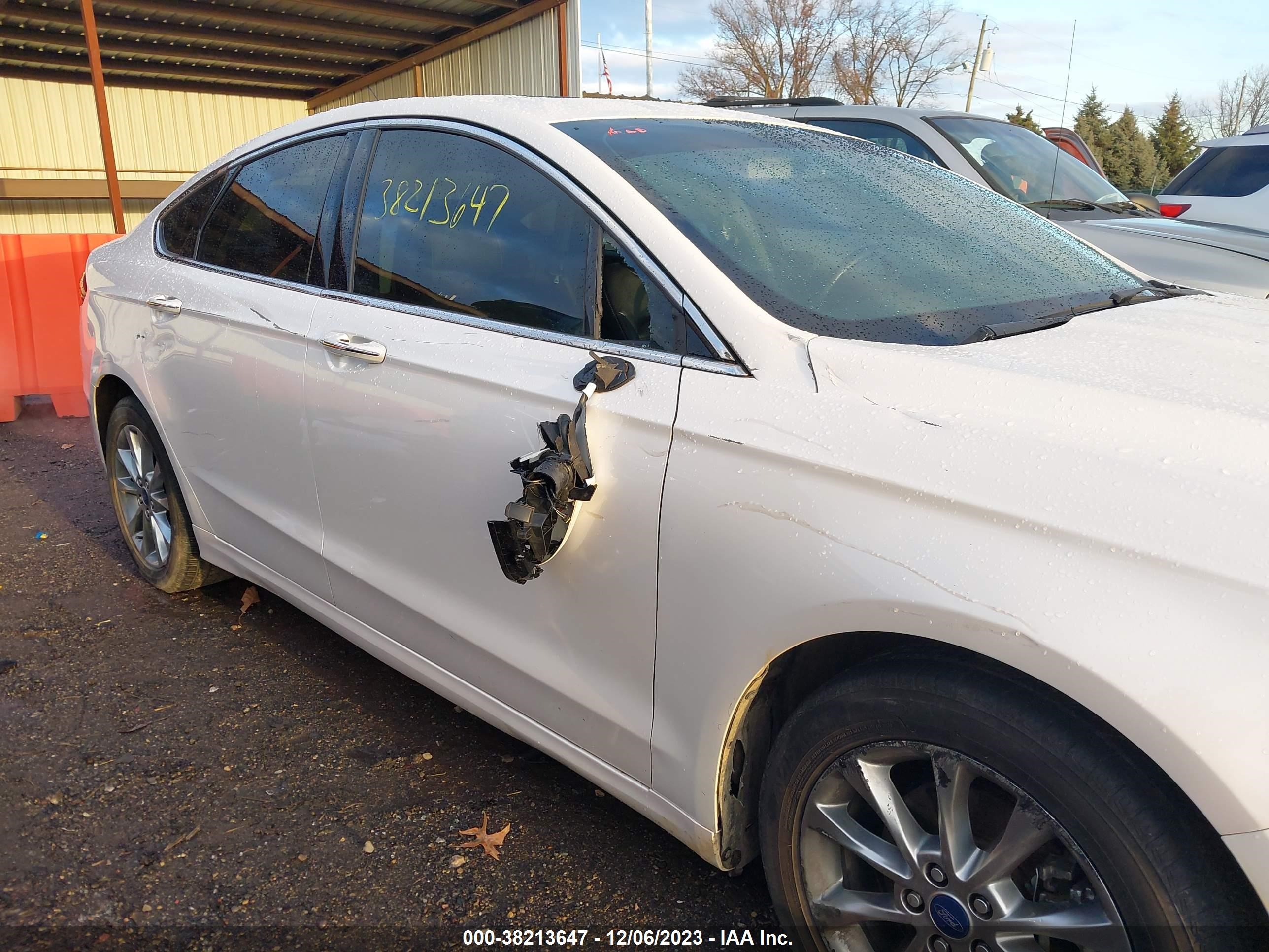 Photo 5 VIN: 3FA6P0HD3HR404683 - FORD FUSION 