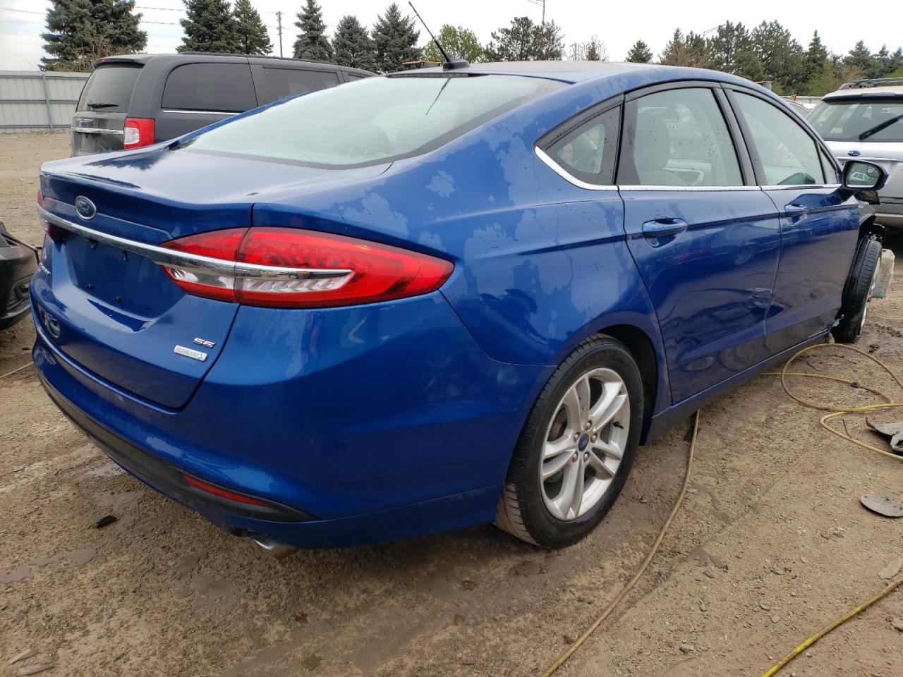 Photo 2 VIN: 3FA6P0HD3JR262017 - FORD FUSION 