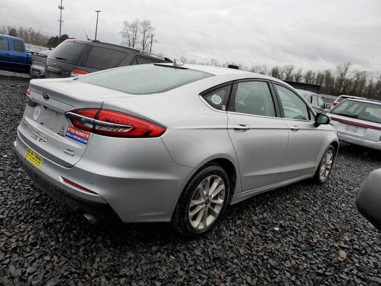 Photo 2 VIN: 3FA6P0HD3KR216883 - FORD FUSION 