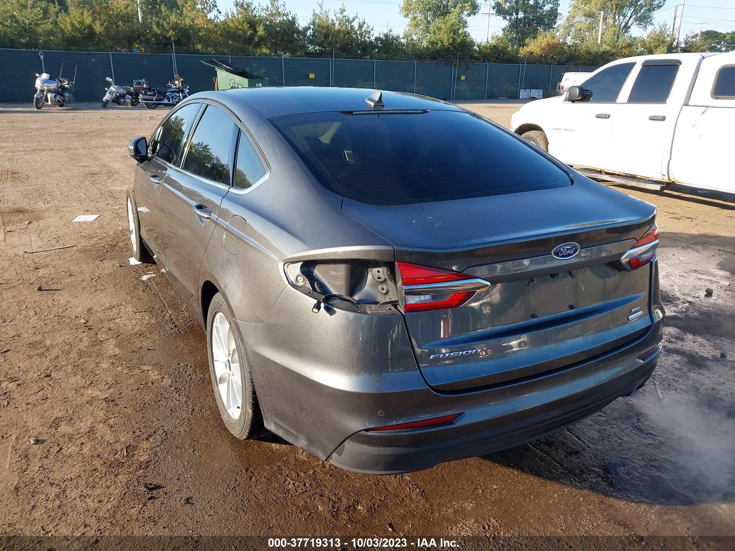 Photo 2 VIN: 3FA6P0HD3KR230394 - FORD FUSION 