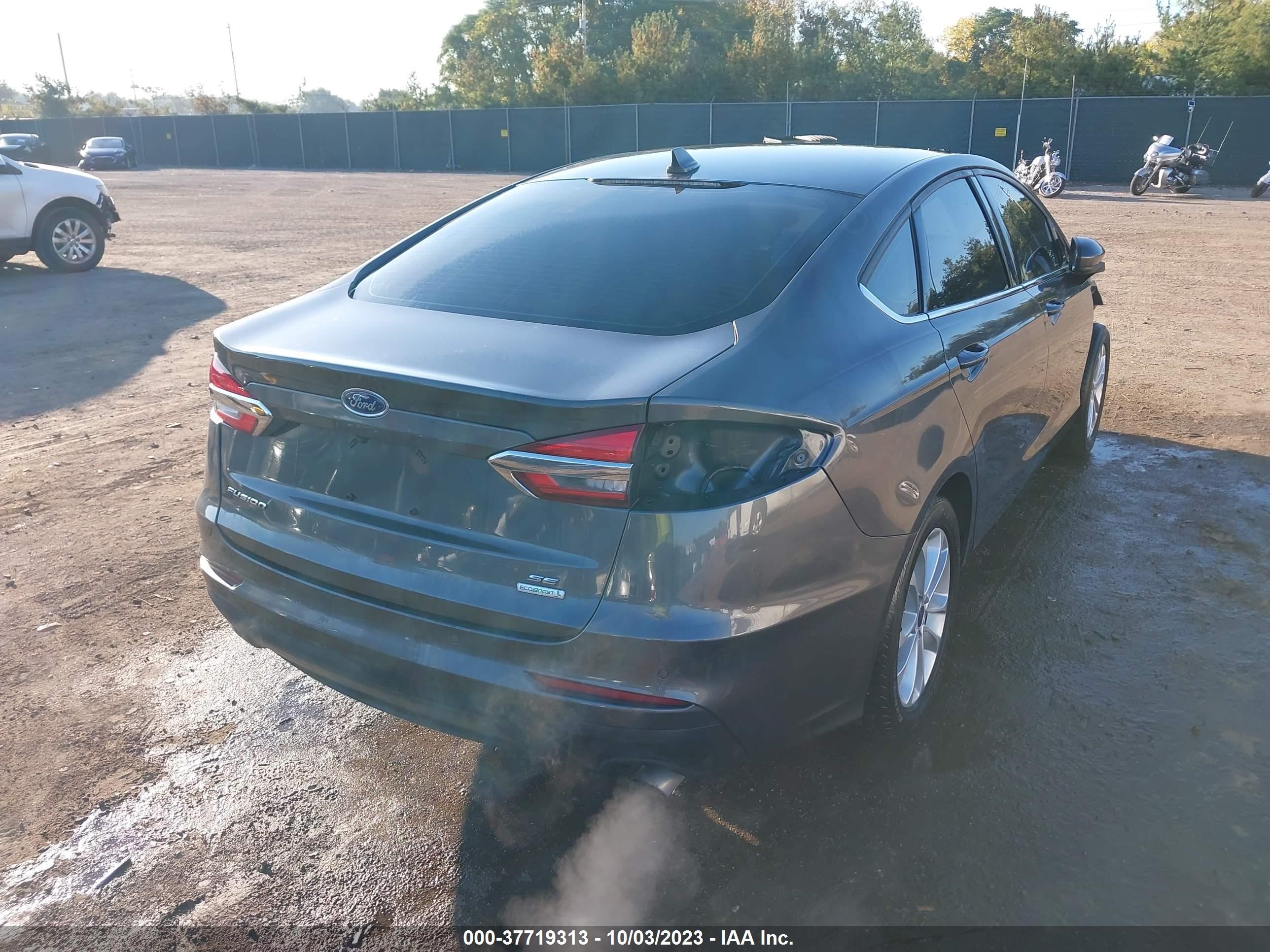 Photo 3 VIN: 3FA6P0HD3KR230394 - FORD FUSION 