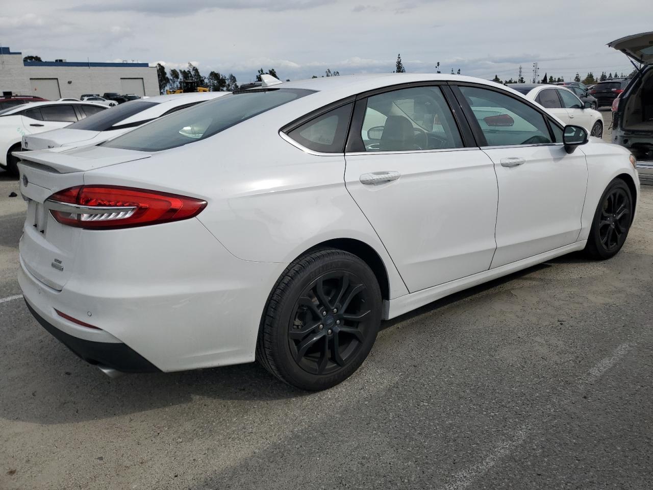 Photo 2 VIN: 3FA6P0HD3LR171056 - FORD FUSION 