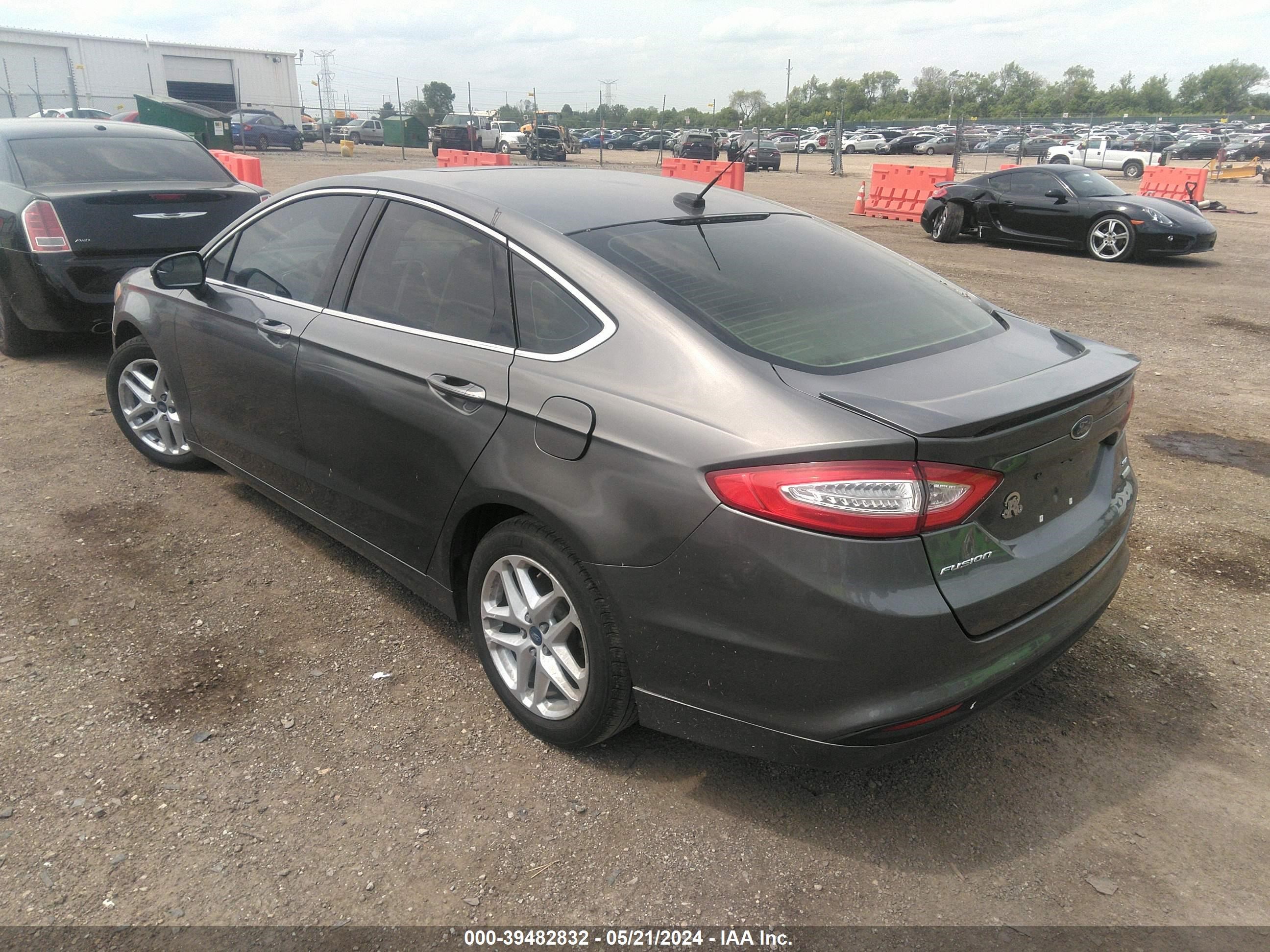 Photo 2 VIN: 3FA6P0HD4ER110513 - FORD FUSION 