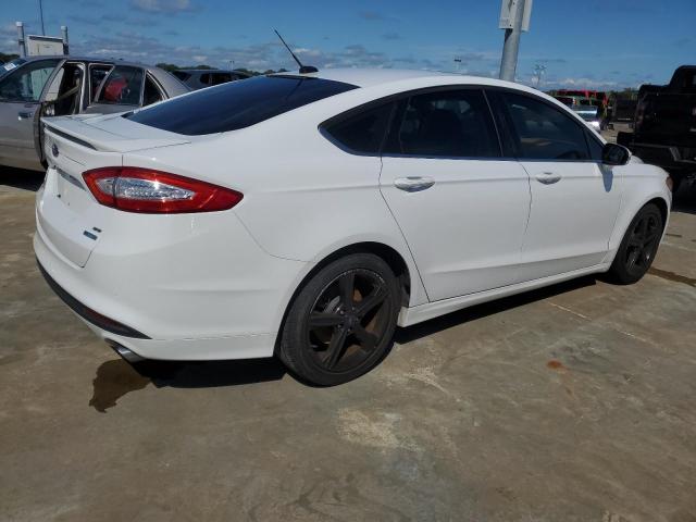 Photo 2 VIN: 3FA6P0HD4GR224966 - FORD FUSION SE 