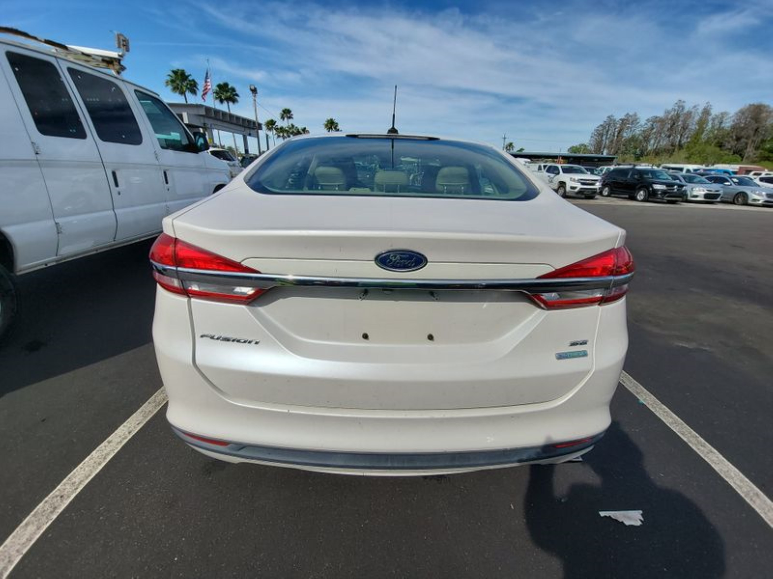 Photo 11 VIN: 3FA6P0HD4JR118444 - FORD FUSION 